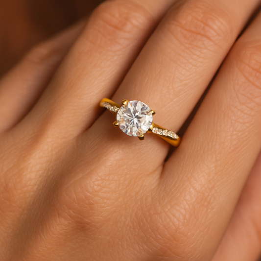 Anillo de Compromiso Chapado en Oro con Cristal