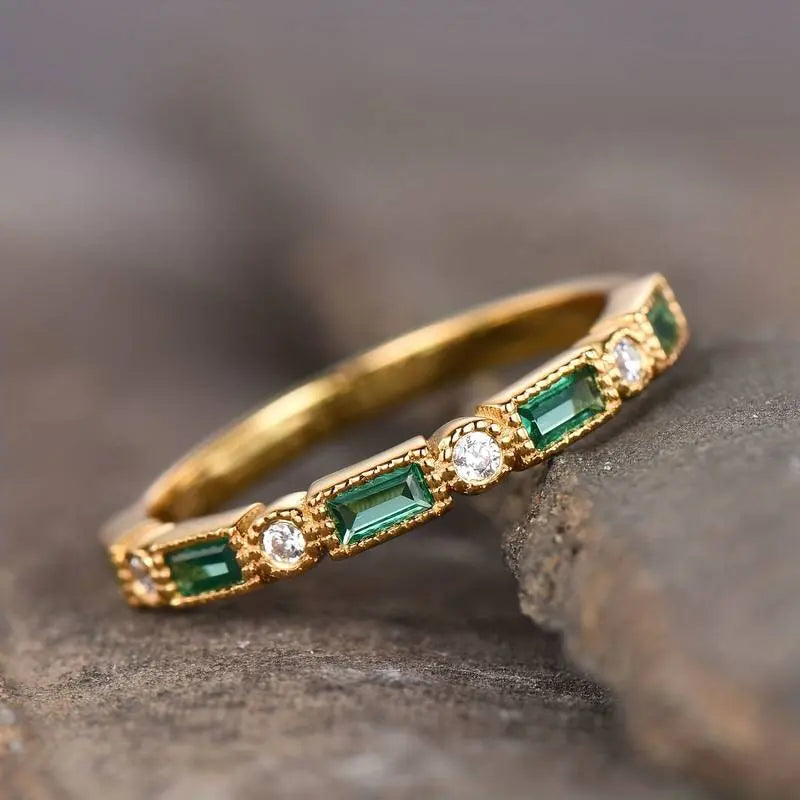 Anillo Vintage de Oro con Zircón Verde