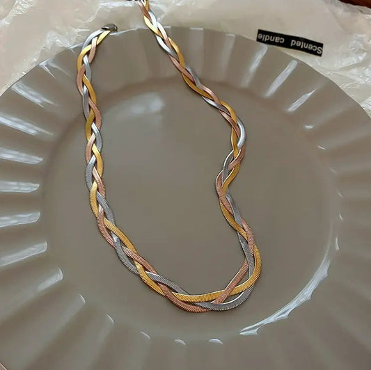 Collier élégant en or et argent